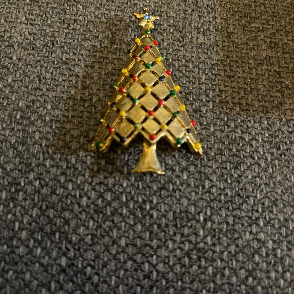 Beautiful Gold Tone Christmas Brooch